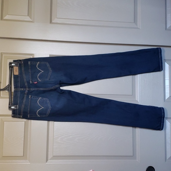 Levi's mid rise dark wash skinny Jeans size 6 - Picture 4 of 5
